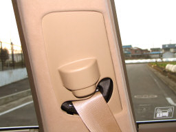 Photo - Front Seatbelt Retructor Left Down
