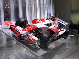 Photo - TOYOTA TF106 Front-view