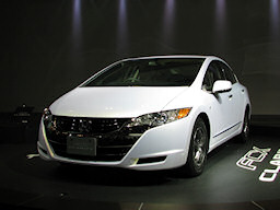 Photo - HONDA FCX CLARITY Front-view
